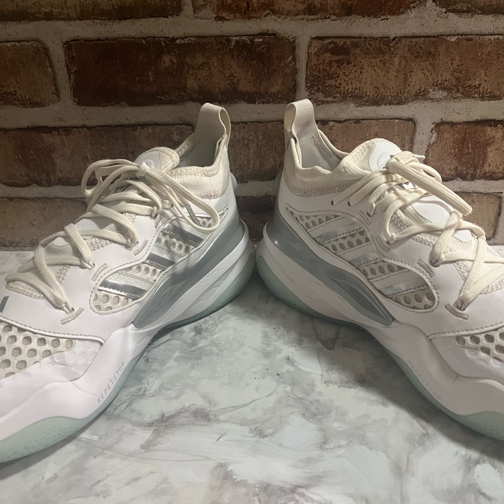 Adidas - Picture 3 of 6